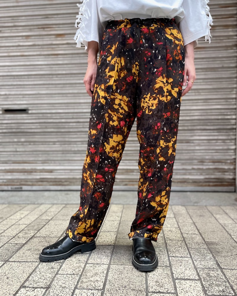 TOGA PULLA : Inner Print Pants « pain