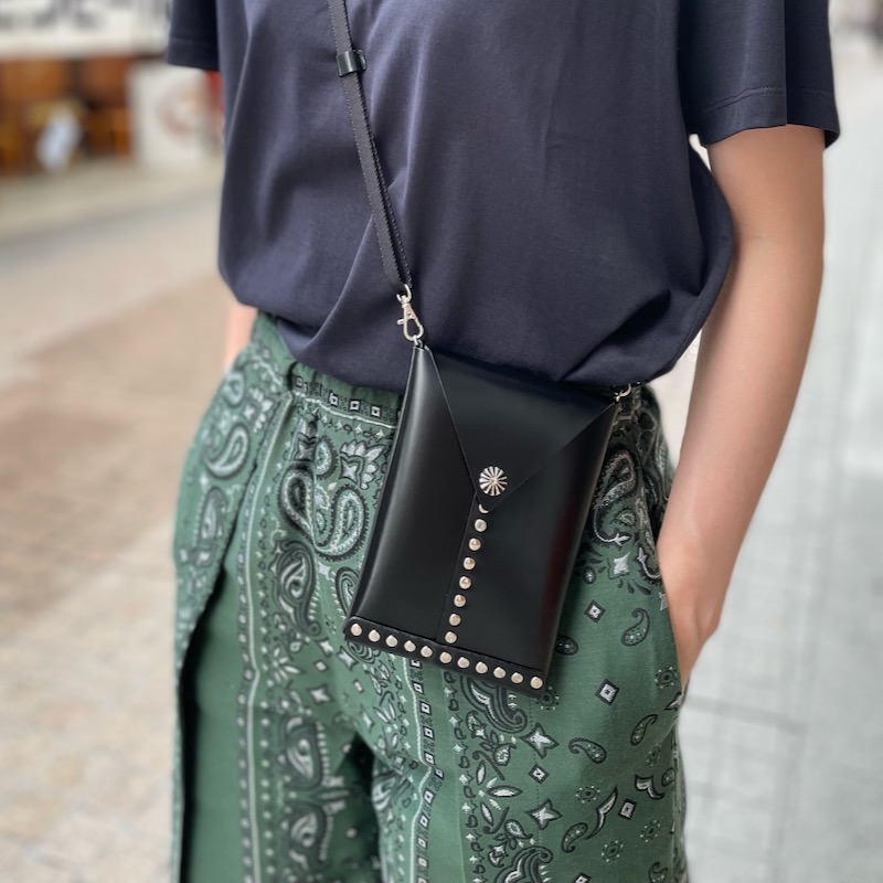 TOGA PULLA : Leather shoulder pouch/wallet « pain